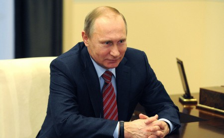 iskra-chel.ru: "Президент, которым мы гордимся!" Владимир Путин встретился с Дмитрием Мезенцевым, занимавшим до января текущего года пост генерального секретаря Шанхайской организации сотрудничества. 